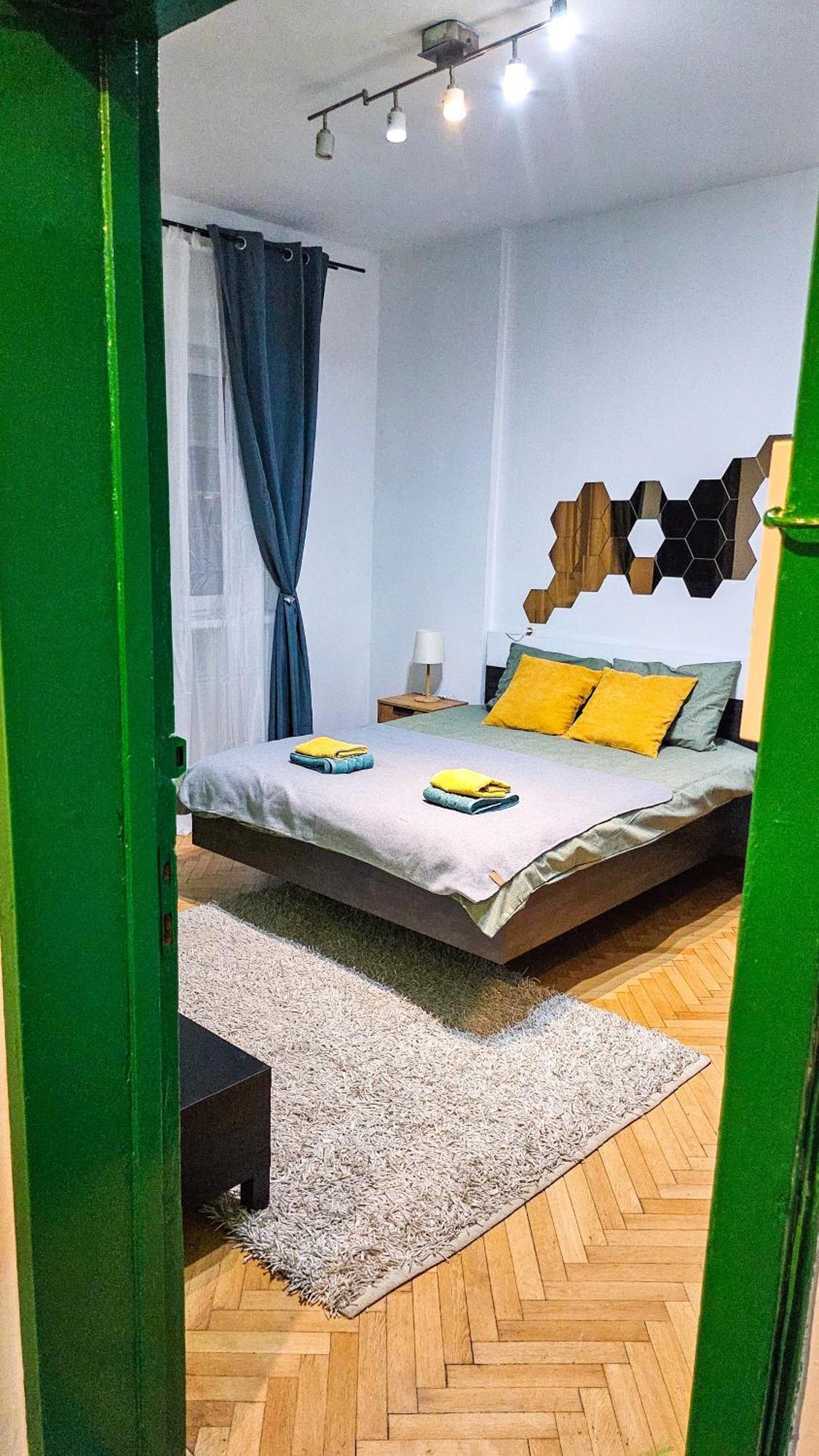 Downtown Tiny Houses Near Cismigiu Gardens Bucureşti Eksteriør bilde
